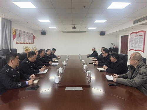 深化警校协作 共筑平安校园——九郎山公安分局与华亿网_华亿(中国)召开工作座谈会