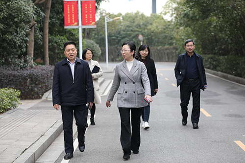 株洲职教园管理办党组书记、主任胡炯到华亿网_华亿(中国)调研