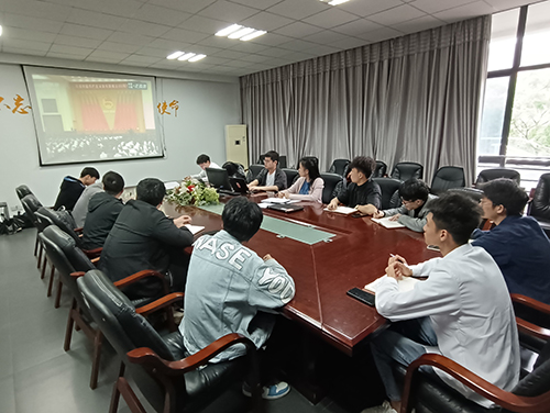 华亿网_华亿(中国)团委组织收看庆祝中国共青团成立100周年大会