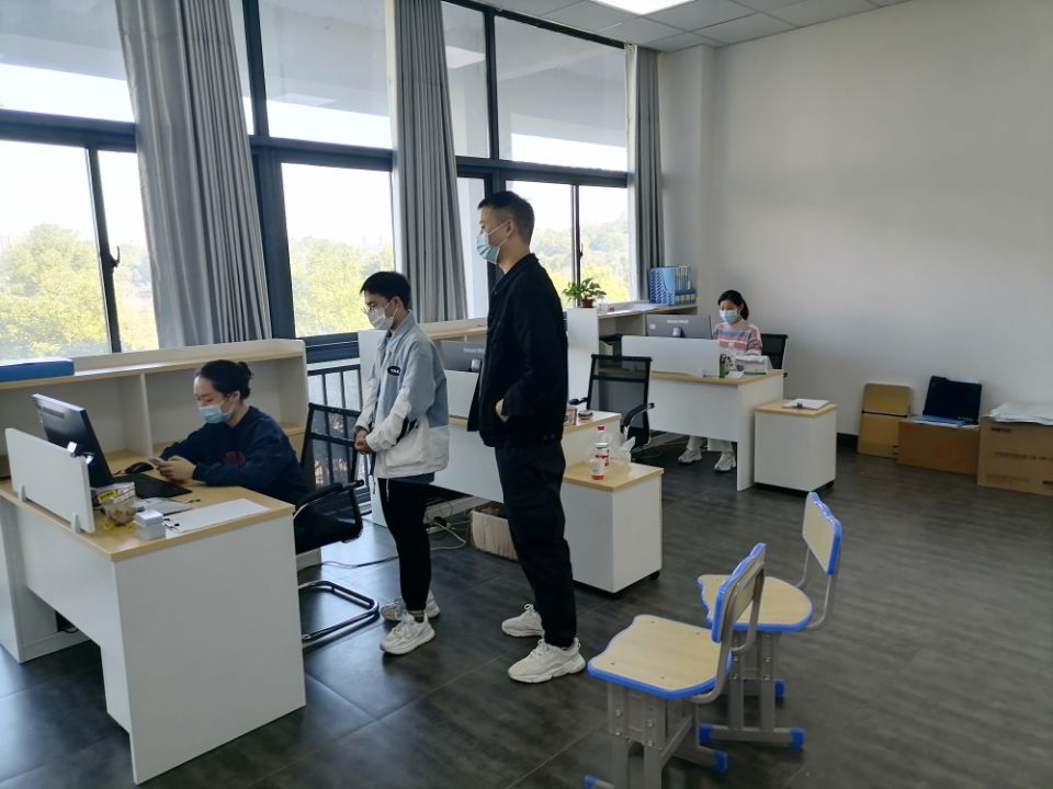 师生心连心 疫情防控我们在行动——华亿网_华亿(中国)公共管理系停课不停学