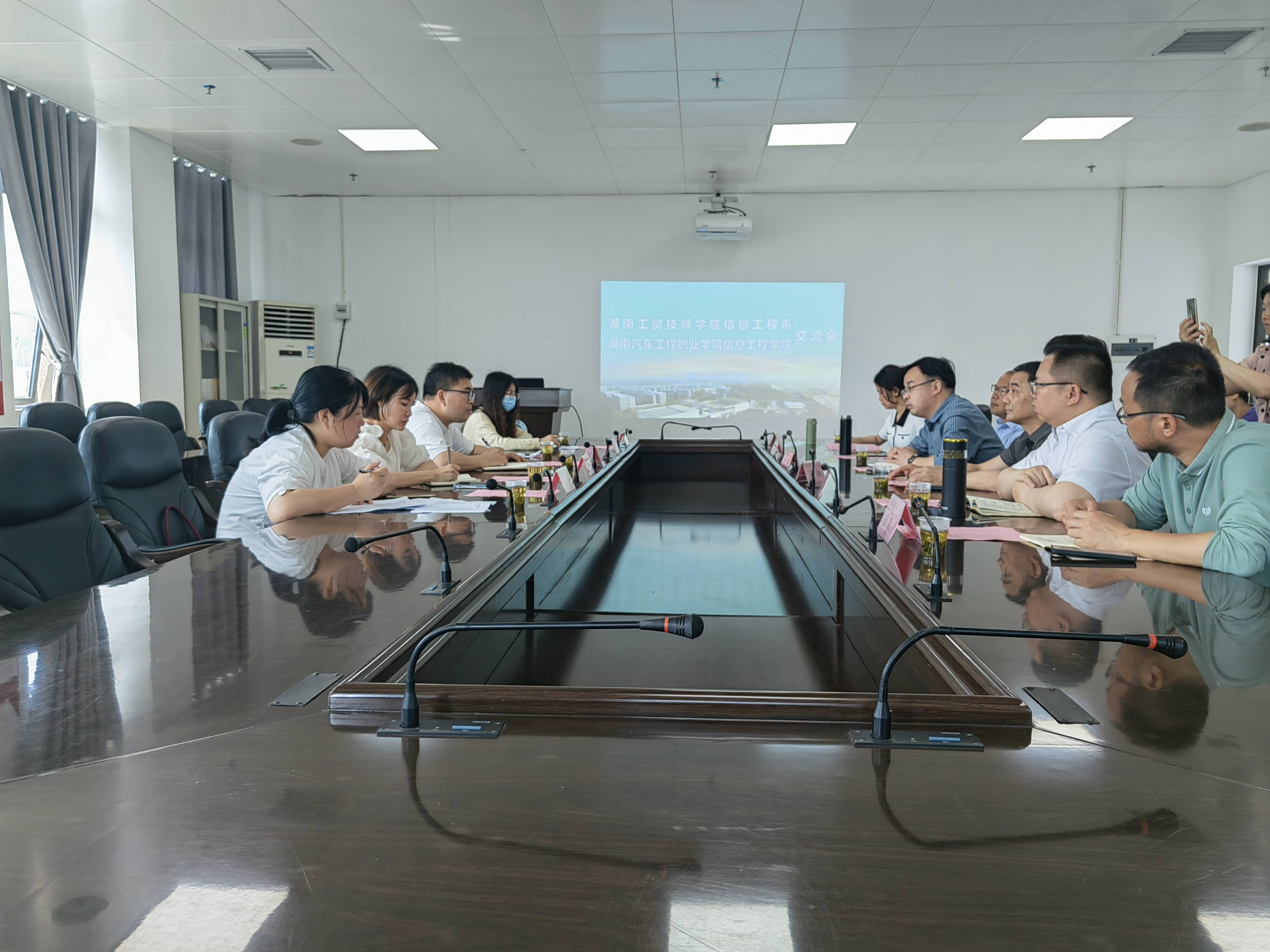 信息工程系主任李会明一行赴湖南汽车工程职业华亿网_华亿(中国)考察交流