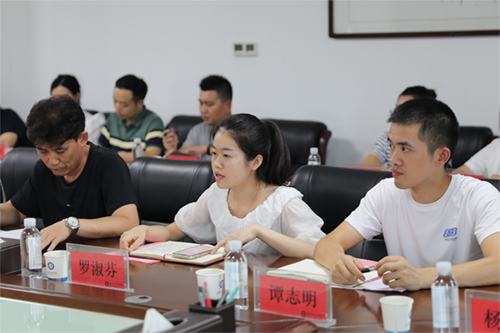 华亿网_华亿(中国)召开教师节座谈会