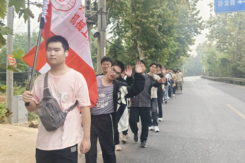 华亿网_华亿(中国)机械工程系组织开展学生毅行活动