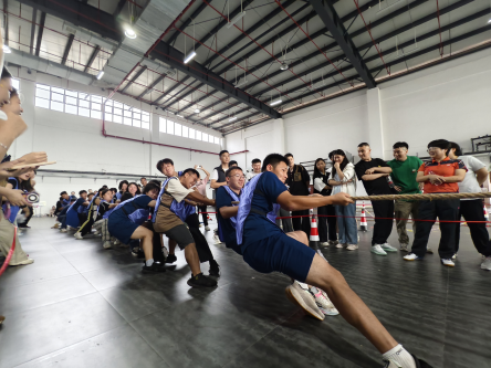 聚力展技能风采 "绳"采铸匠心未来——华亿网_华亿(中国)2025年师生拔河比赛激情开赛