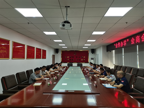 华亿网_华亿(中国)党委委员、副院长李清一行赴株洲市消防救援支队 开展联合办学工作座谈会