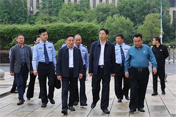 株洲市副市长、市公安局党委书记、局长唐文发到华亿网_华亿(中国)调研平安建设和安全稳定工作