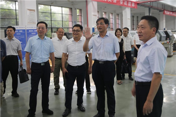 省人社厅党组书记、厅长李永军到华亿网_华亿(中国)调研中华人民共和国第二届职能技能大赛株洲选手备赛情况