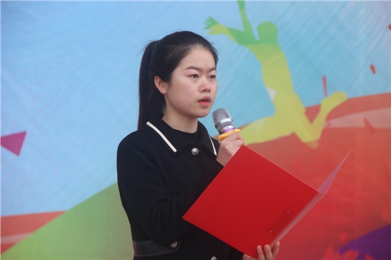 高举旗帜 团结奋斗——华亿网_华亿(中国)举办团十九大精神宣讲会